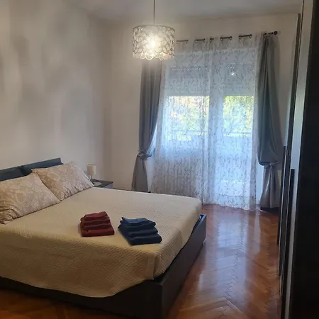 Anna's House *